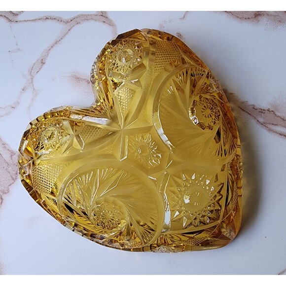 LE Smith Amber “Aztec Sunburst” Heart Dish – 1960s MCM Cut Glass - Picture 4 of 8